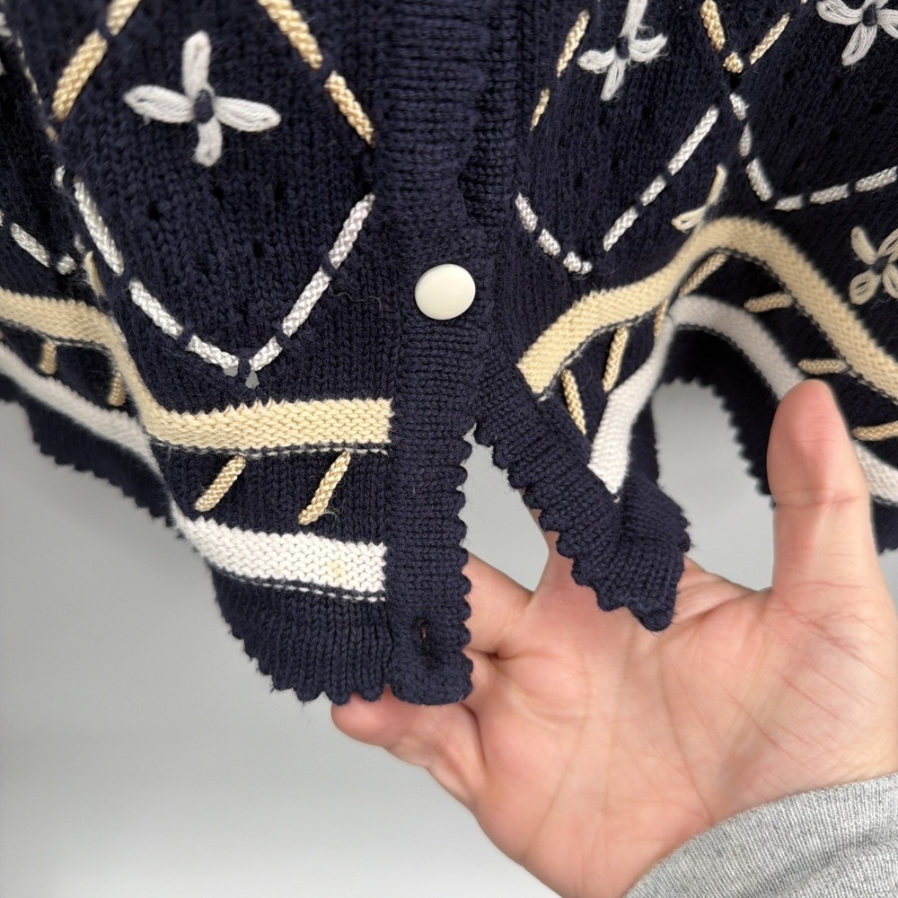 VTG Koret Sweater Vest L Grannny Knit Blue V Neck 90s Embroidered Casual Button - Picture 4 of 8